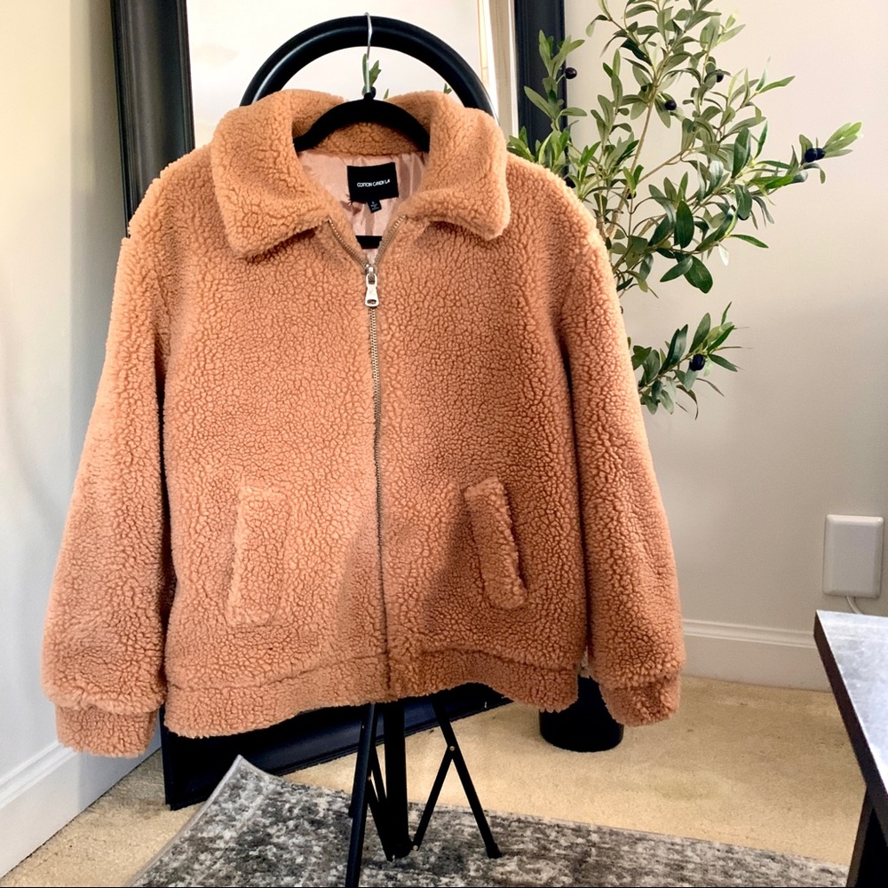 Zip up front teddy bear jacket | small